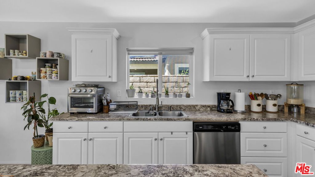 Image 10 of property listing at 26963 Avenida Quintana, Cathedral City, CA 92234