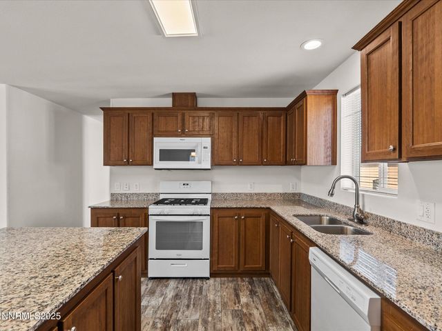 1740 Donner Trail, Silver Springs, NV 89429