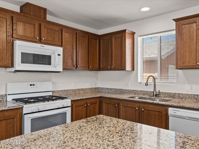 1740 Donner Trail, Silver Springs, NV 89429