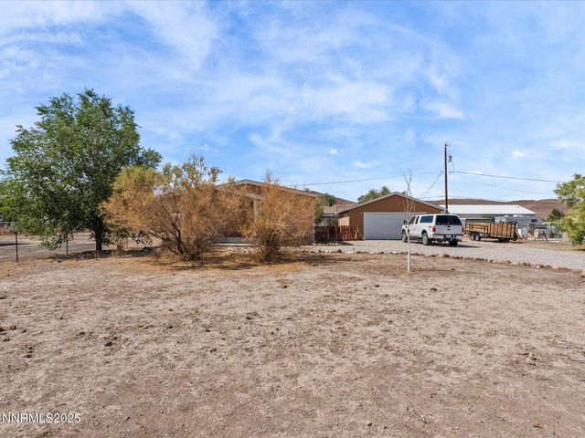 1740 Donner Trail, Silver Springs, NV 89429