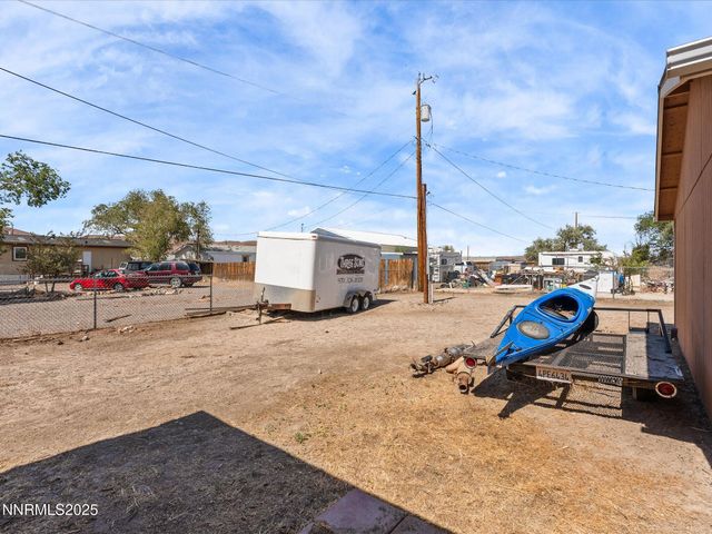 1740 Donner Trail, Silver Springs, NV 89429