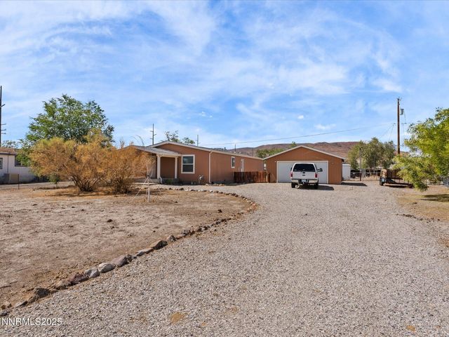 1740 Donner Trail, Silver Springs, NV 89429