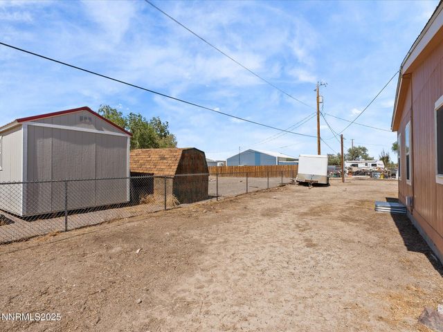 1740 Donner Trail, Silver Springs, NV 89429