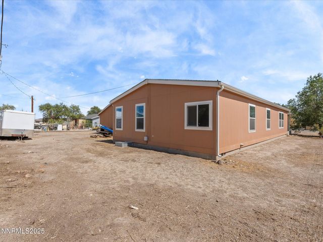 1740 Donner Trail, Silver Springs, NV 89429