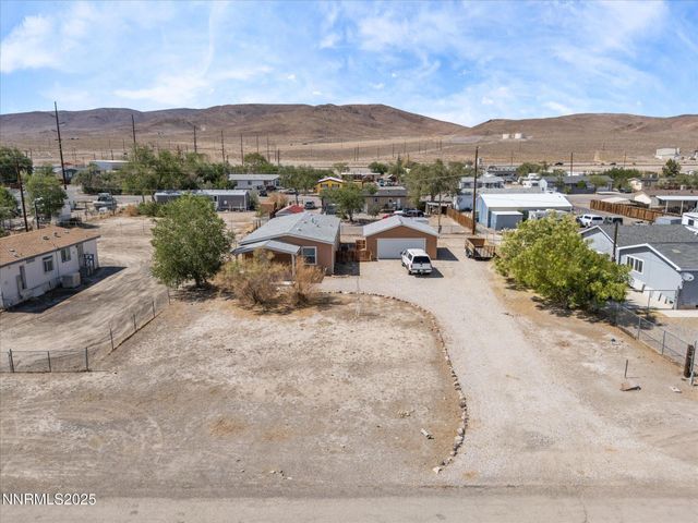 1740 Donner Trail, Silver Springs, NV 89429
