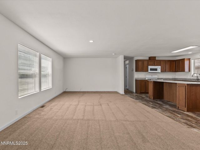 1740 Donner Trail, Silver Springs, NV 89429