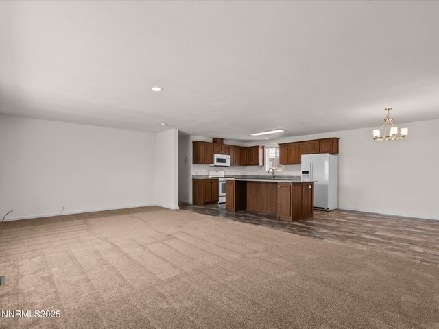 1740 Donner Trail, Silver Springs, NV 89429