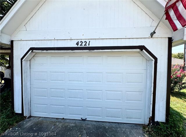 4221 S 16th Street, Fort Smith, AR 72901
