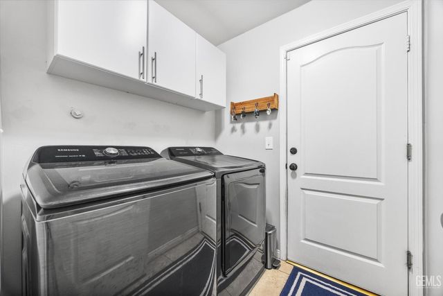 3305 Kimmie Rachelle Court, Bakersfield, CA 93313