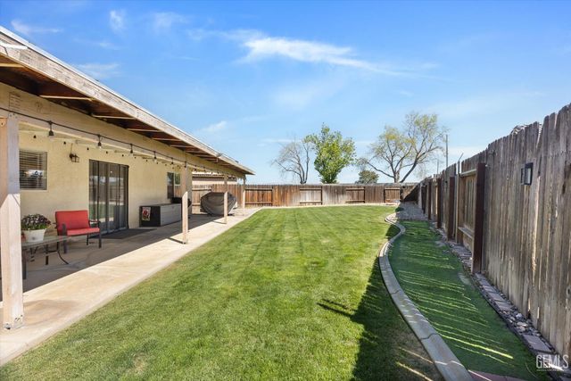 3305 Kimmie Rachelle Court, Bakersfield, CA 93313