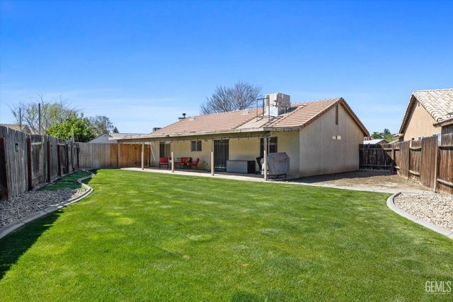 3305 Kimmie Rachelle Court, Bakersfield, CA 93313
