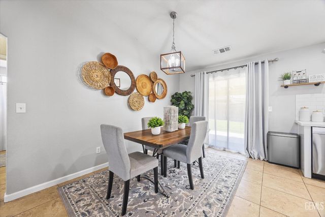 3305 Kimmie Rachelle Court, Bakersfield, CA 93313