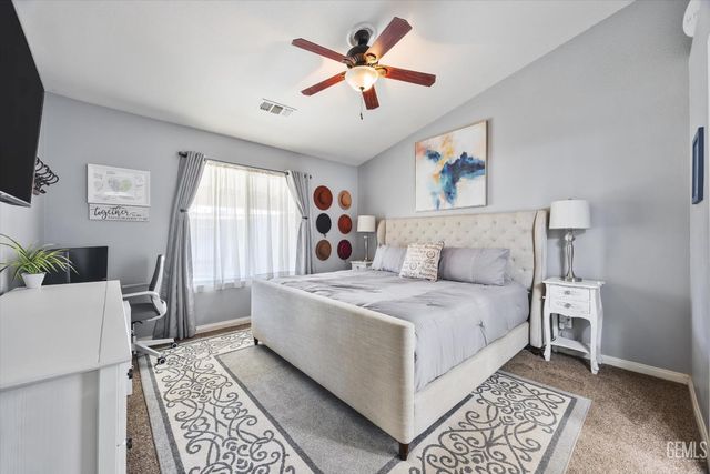 3305 Kimmie Rachelle Court, Bakersfield, CA 93313