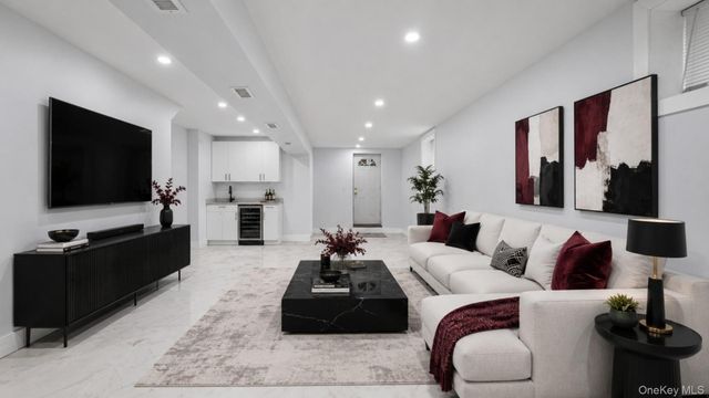 4081 Grace Avenue, Bronx, NY 10466