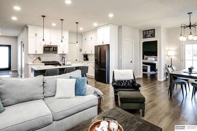 280 N 19th Street, Geneva, NE 68361