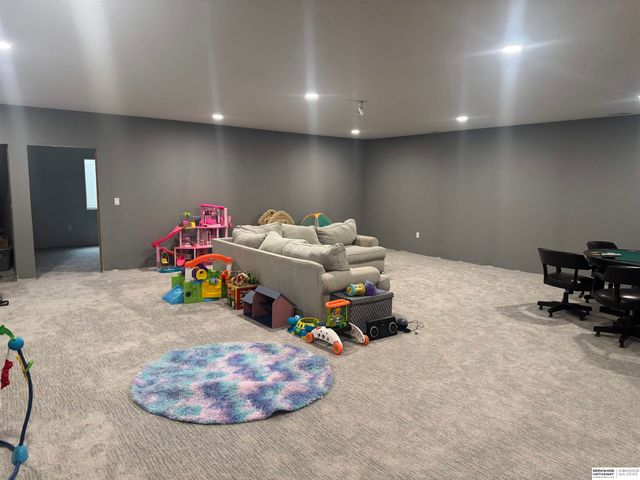 280 N 19th Street, Geneva, NE 68361