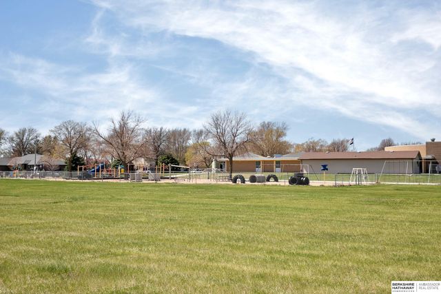 280 N 19th Street, Geneva, NE 68361