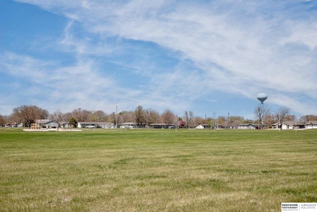 280 N 19th Street, Geneva, NE 68361