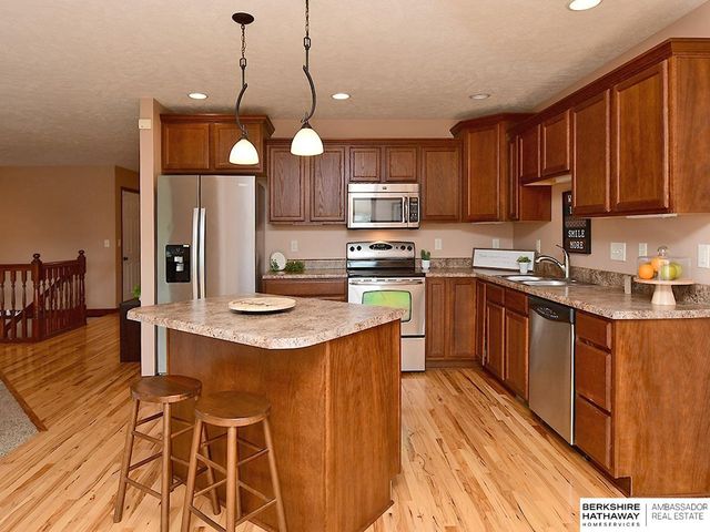 1306 Autumn Road, Hickman, NE 68372