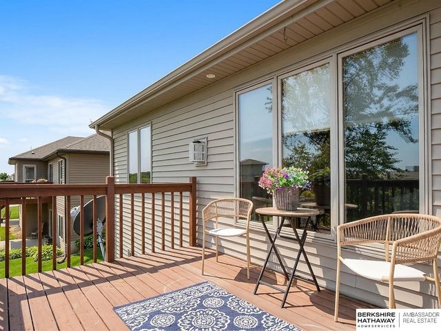 1306 Autumn Road, Hickman, NE 68372
