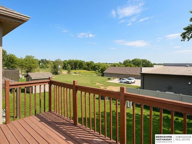 1306 Autumn Road, Hickman, NE 68372