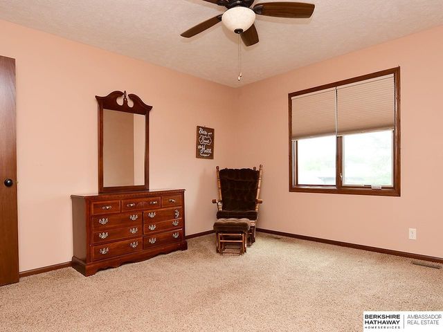 1306 Autumn Road, Hickman, NE 68372