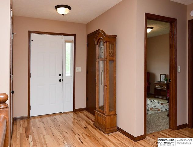 1306 Autumn Road, Hickman, NE 68372
