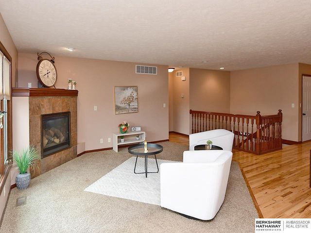 1306 Autumn Road, Hickman, NE 68372