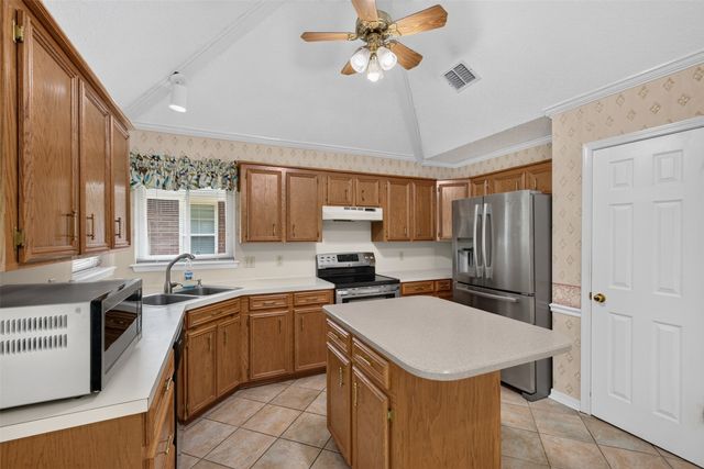 2204 Middle Creek Boulevard, Bossier City, LA 71111