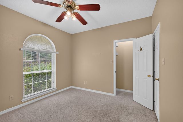 2204 Middle Creek Boulevard, Bossier City, LA 71111