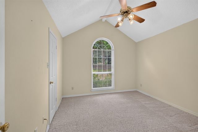 2204 Middle Creek Boulevard, Bossier City, LA 71111