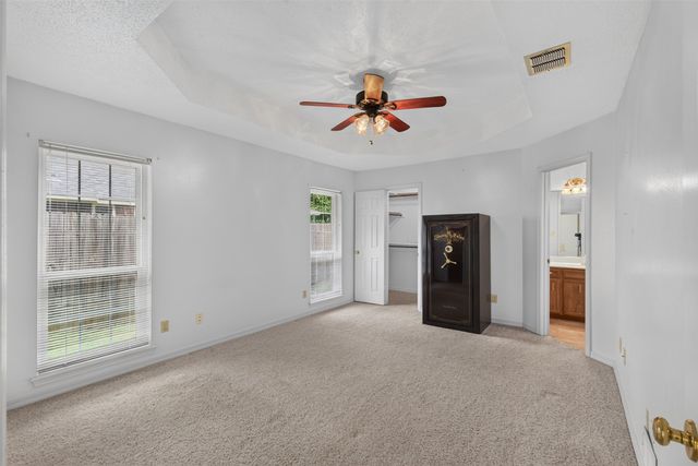 2204 Middle Creek Boulevard, Bossier City, LA 71111