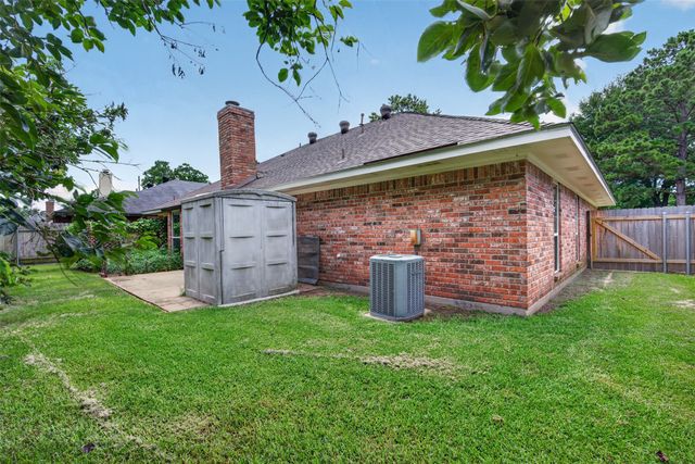 2204 Middle Creek Boulevard, Bossier City, LA 71111