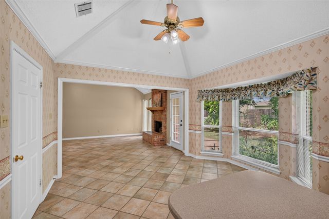 2204 Middle Creek Boulevard, Bossier City, LA 71111