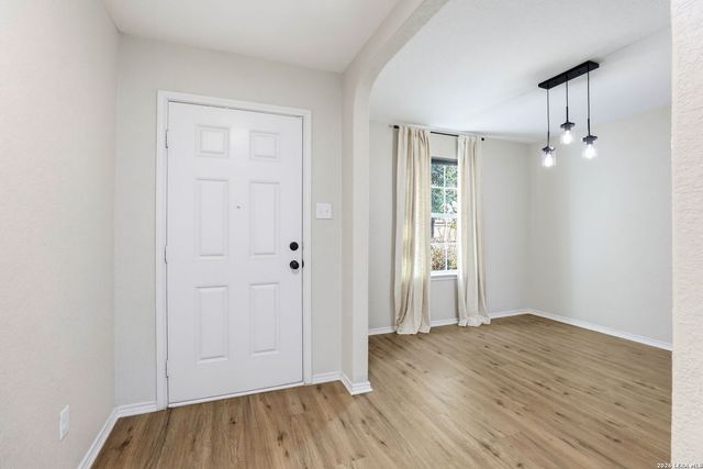 5711 ESPADA CLF, San Antonio, TX 78222