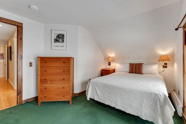 565 Main Street, Warren, VT 05674