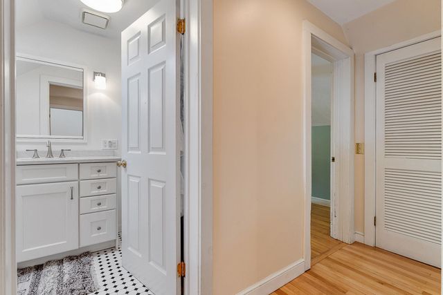 565 Main Street, Warren, VT 05674