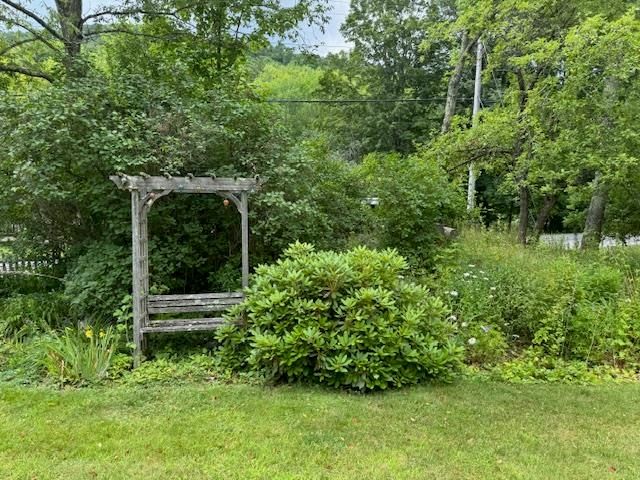 565 Main Street, Warren, VT 05674