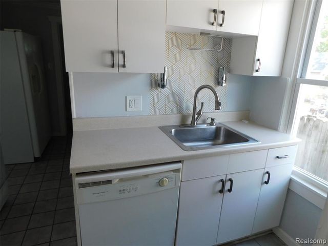 405 N Washington Avenue, Royal Oak, MI 48067
