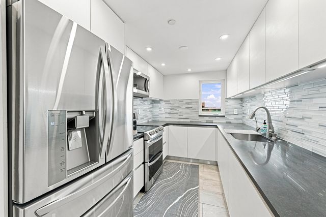 3221 S Ocean Boulevard 902, Highland Beach, FL 33487