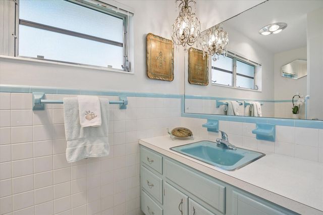 611 SE 11th Street, Pompano Beach, FL 33060