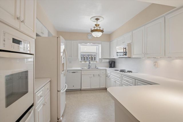 611 SE 11th Street, Pompano Beach, FL 33060