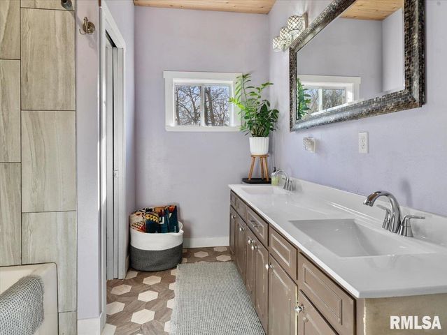 14107 German Church Road, Johnston City, IL 62951