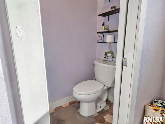 14107 German Church Road, Johnston City, IL 62951