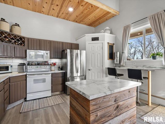 14107 German Church Road, Johnston City, IL 62951