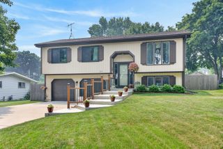 3215 Vista Terrace, Mchenry, IL 60050