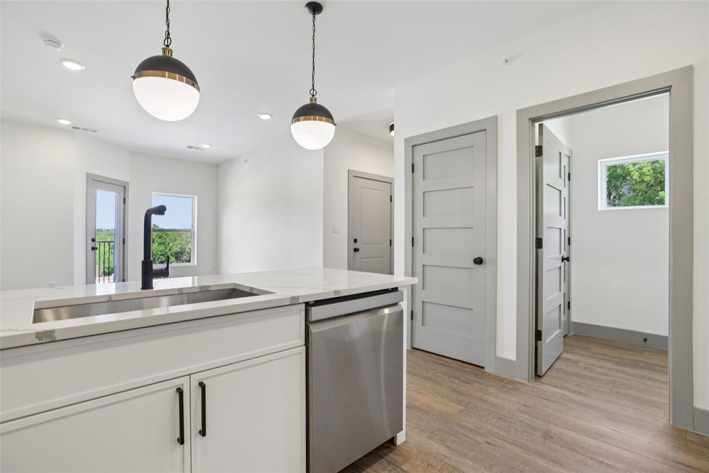 2450 Wickersham LN 1917, Austin, TX 78741