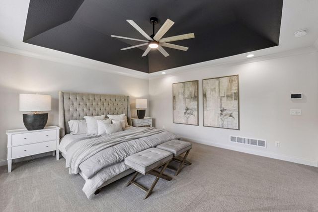 6671 Amberwood Lane, Chanhassen, MN 55317