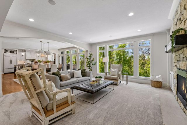 6671 Amberwood Lane, Chanhassen, MN 55317