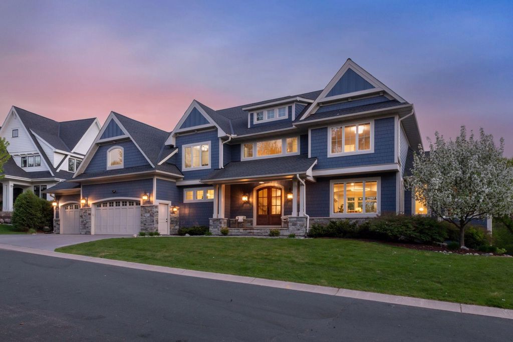 6671 Amberwood Lane, Chanhassen, MN 55317